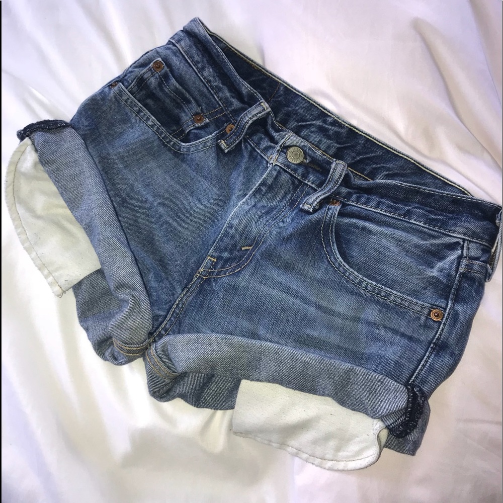 VINTAGE LEVI SHORTS!!